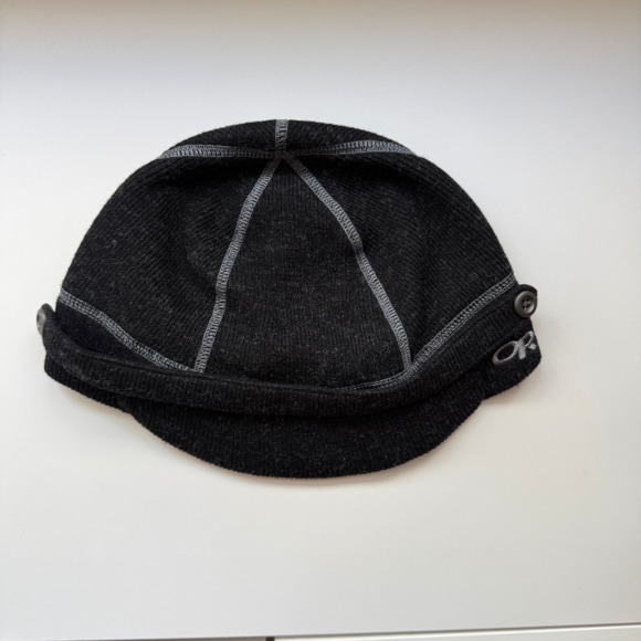 Outdoor Research Flurry Cap Beanie with Visor Women's Size Large/XL in Black - Picture 5 of 12